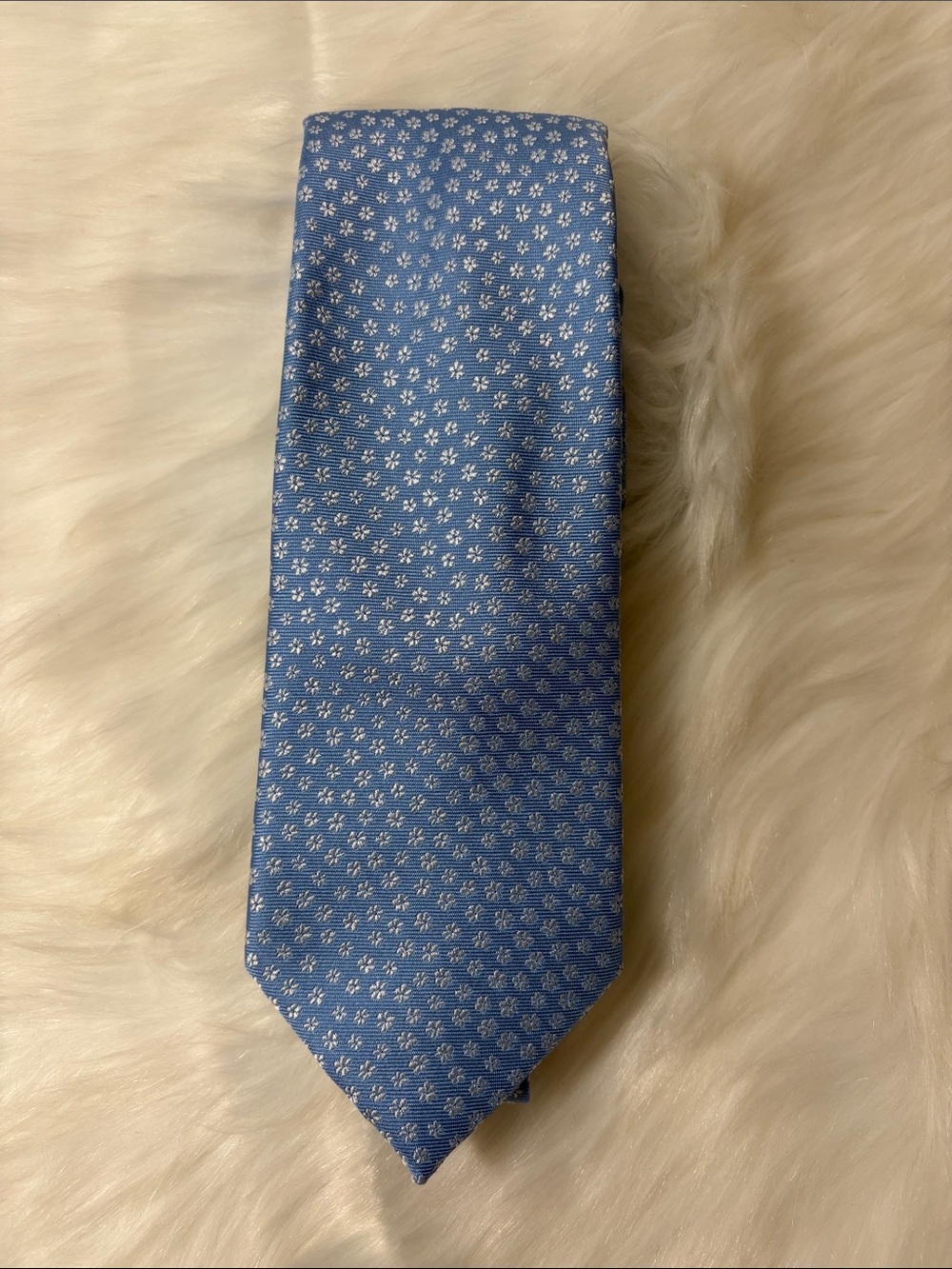 NWT Tommy Hilfiger Light Blue Floral Silk Blend Tie